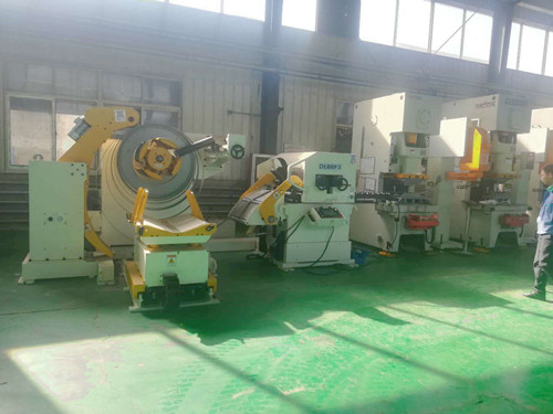 沖壓機械手有效解決了人工低效率問題