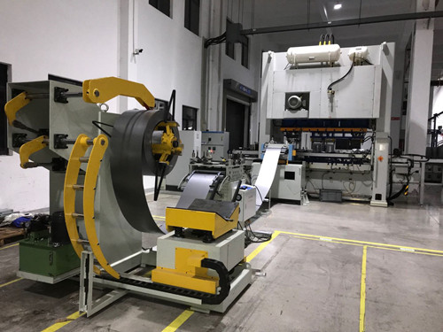 廠家如何選擇適合自己的沖壓機械手？